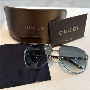 Gucci Aviator Sunglasses - Silver